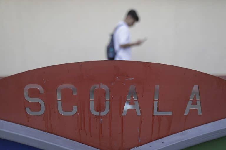 După ce a bătut și umilit elevii repetat, o profesoară din Neamț scapă doar cu o amendă