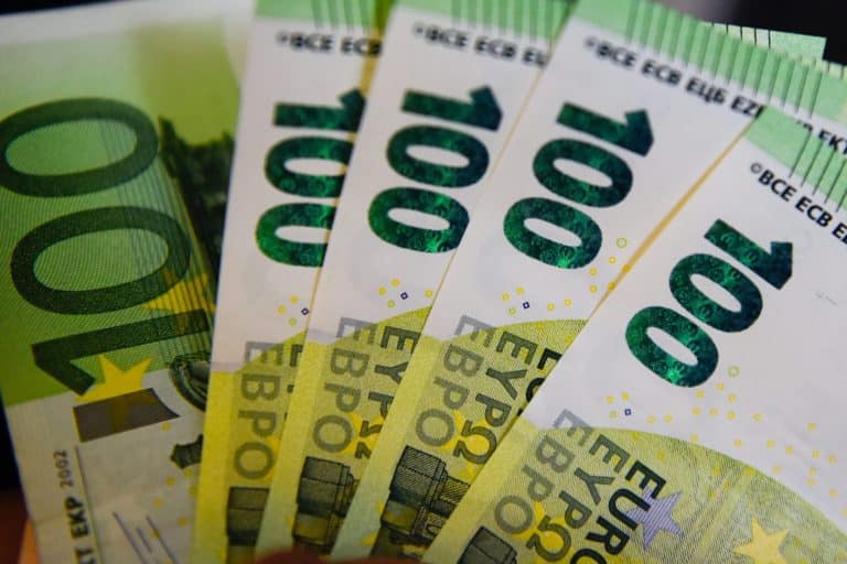 Curs valutar BNR, vineri, 22 decembrie 2023. Euro se scumpește înainte de Crăciun. Update
