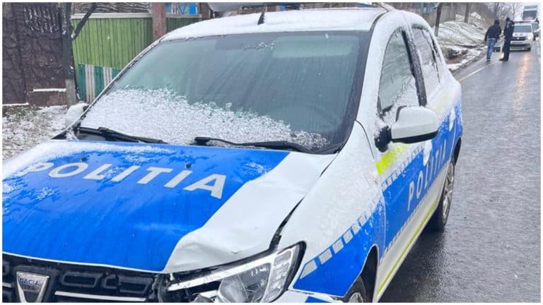 Băiat de 10 ani, lovit de mașina Poliției în Galați. Copilul este în stare gravă