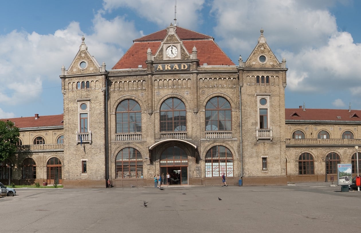 Crimă în gara din Arad. Un tânăr de 27 de ani a fost înjunghiat de mai multe ori