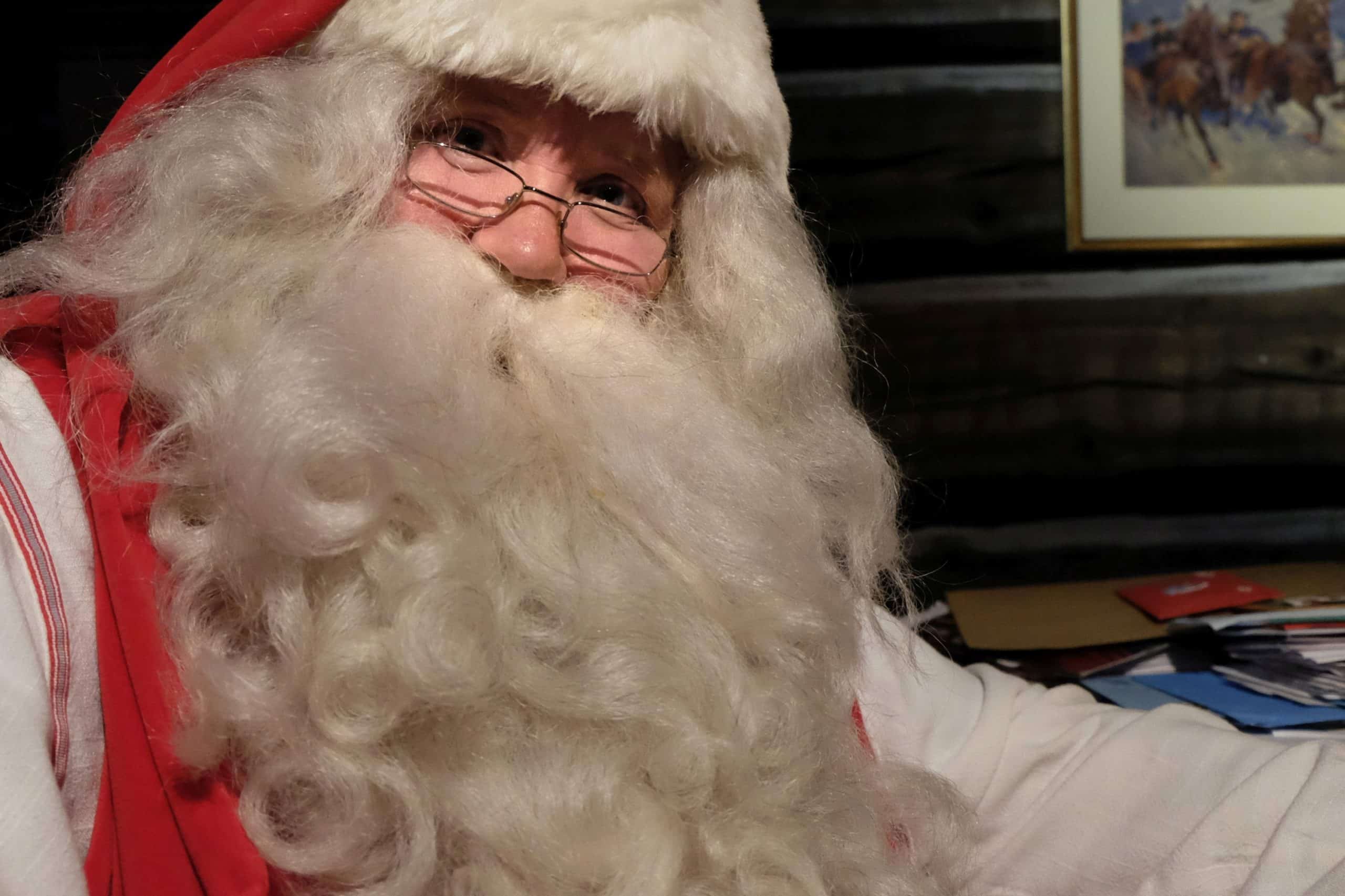 Moș Crăciun, spaima traficanților de droguri. Un polițist din Peru s-a deghizat pentru a prinde doi infractori