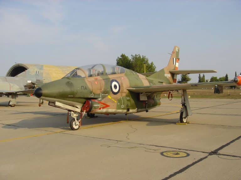 Un pilot grec s-a prăbușit cu avionul sub ochii familiei. Era ultimul său zbor cu acel model de aeronavă