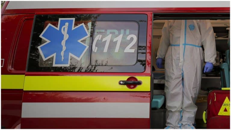 Accident de muncă tragic în Neamț. Bărbat de 50 de ani, ucis de o ușă căzută peste el