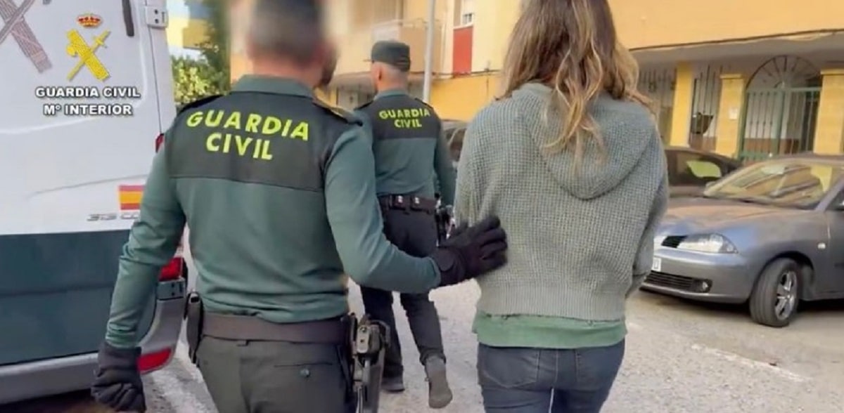 Doi părinți din Franța, arestați pentru că voiau să-și „sacrifice” copilul pe care-l credeau „posedat”. Micuțul urma să fie ucis în deșert