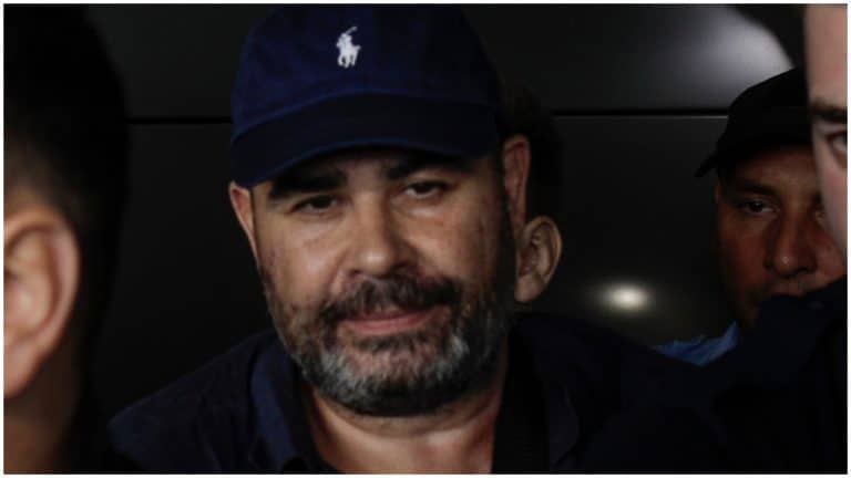 Darius Vâlcov se laudă în instanță cu titlul de doctor pe care nu îl mai are. Ce urmărește fostul ministru