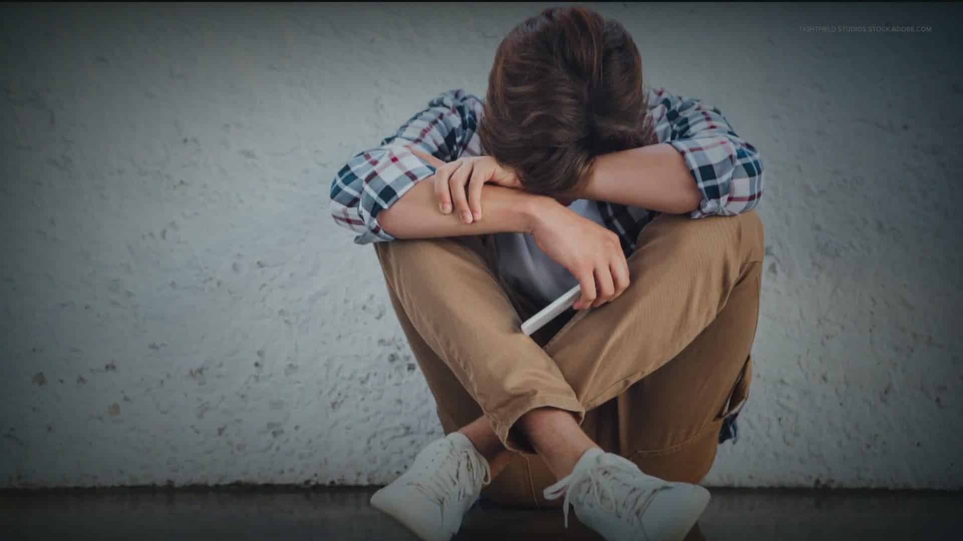 Bărbat din Vrancea, șantajat cu imagini intime trimise unei femei cunoscute pe Facebook. Câți bani i s-au cerut