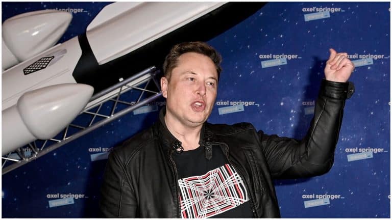 Cine este românul care a lucrat la SpaceX, compania înființată de Elon Musk. Și-a început cariera la Bacău