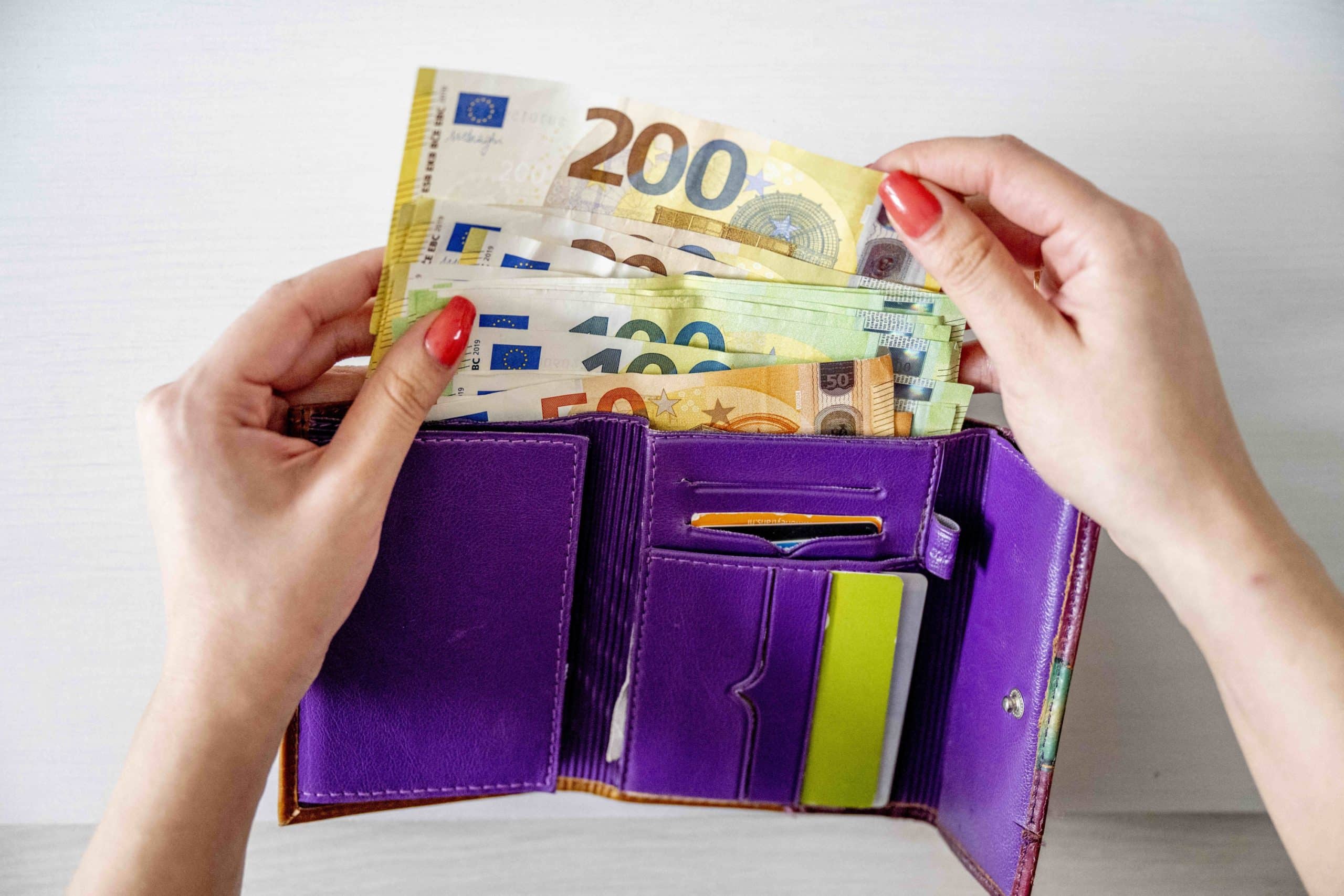 Curs valutar BNR, luni, 15 ianuarie 2024. Evoluția euro în debut de săptămână