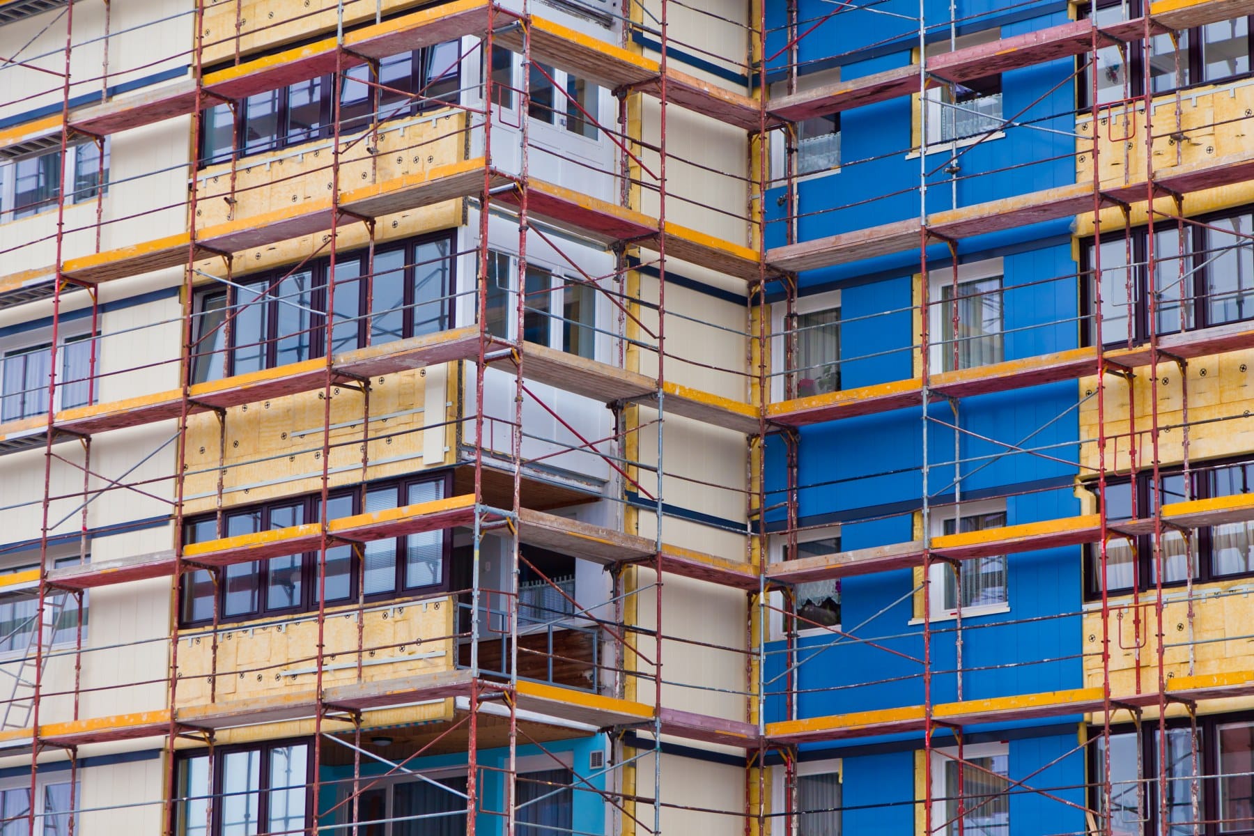 Locuințele devin mai costisitoare în 2024. Creșterea este determinată de majorarea taxelor