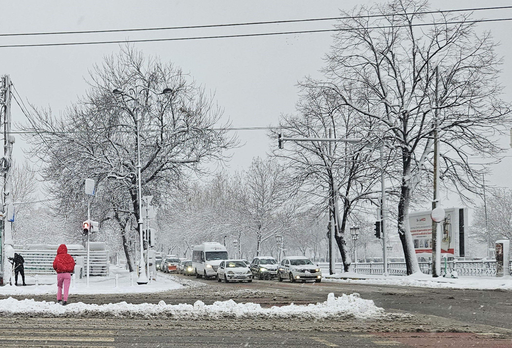 Aproape jumătate din ţară se află sub avertizare de vreme severă. Cod galben de vânt puternic şi viscol emis de meteorologi
