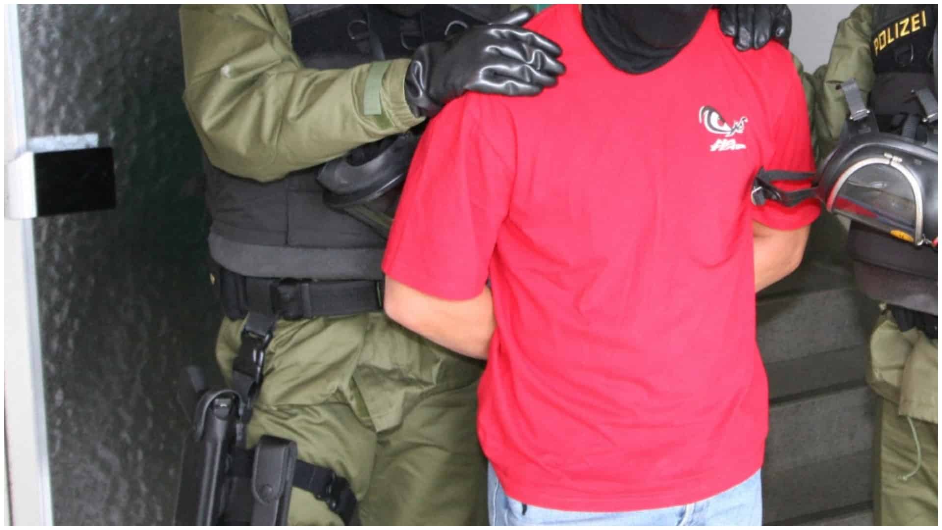 Un traficant român le-a ușurat munca polițiștilor. Greșeala care a dus la destructurarea rețelei din care făcea parte