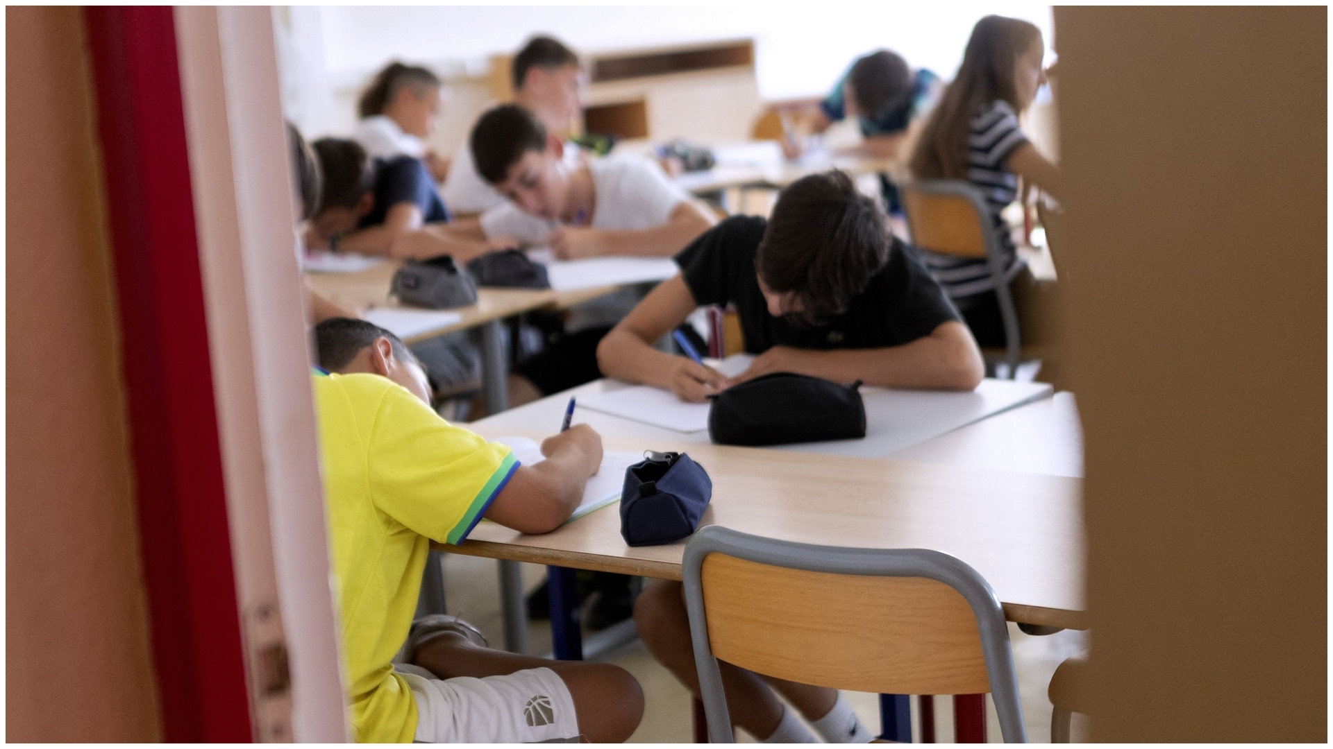 Calendarul anului școlar 2024-2025. Când încep cursurile şi câte vacanţe vor avea elevii