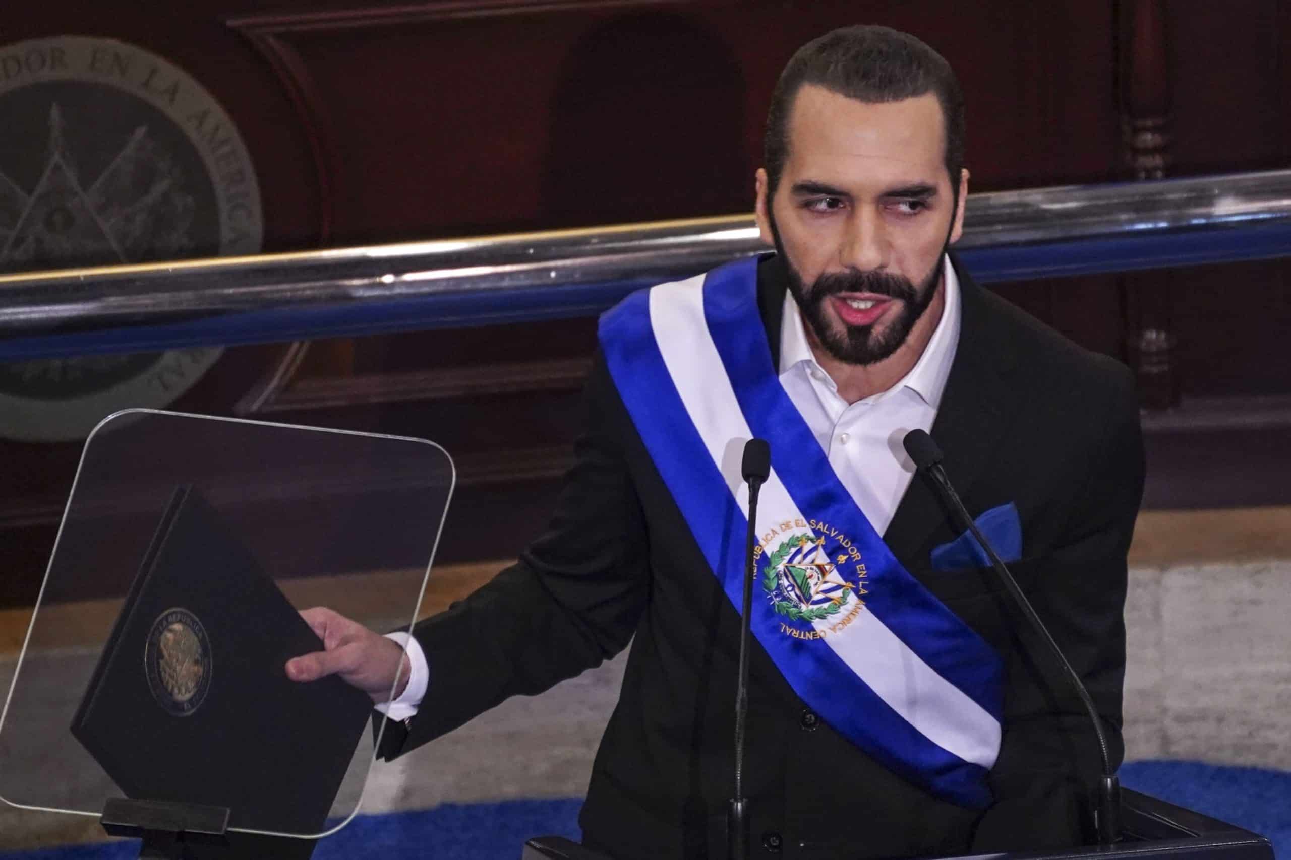 ”Cel mai cool dictator din lume”, ales din nou președinte. Nayib Bukele a băgat la închisoare 1% din populația țării