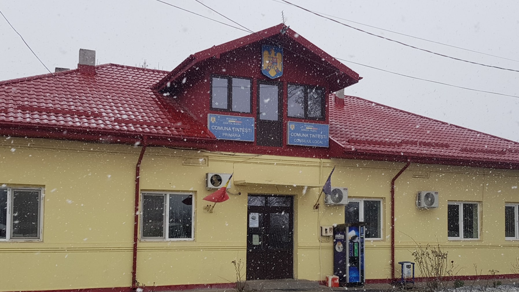 Războiul 5G de la Țintești. Oamenii din localitatea buzoiană, învrăjbiți de construirea unei antene