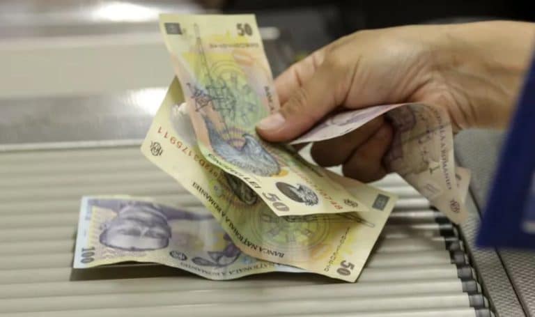 Ce riscă românii care au luat credite de la IFN-uri. Dobânzile imense pe care le-ar putea plăti