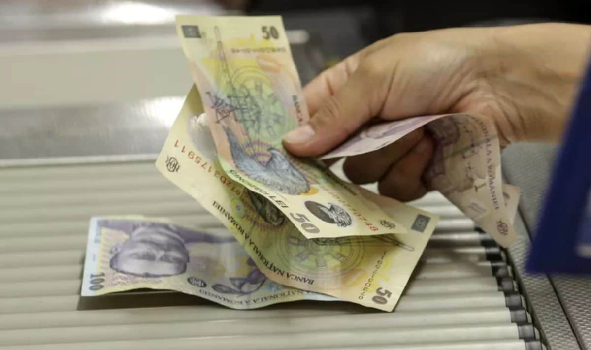 Ce riscă românii care au luat credite de la IFN-uri. Dobânzile imense pe care le-ar putea plăti