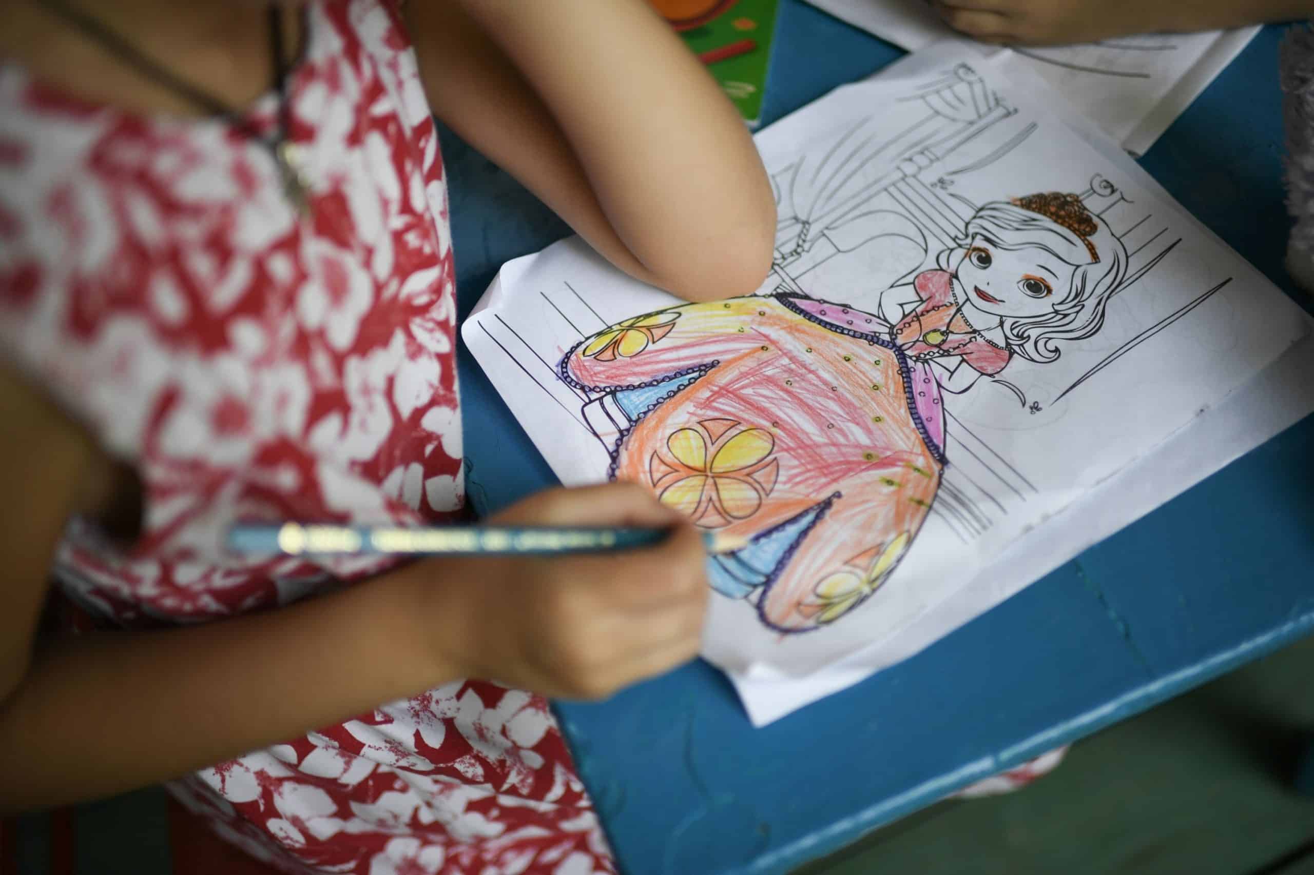 Orașul din România în care funcționează grădinița non-stop. Părinții lasă aici copiii luni și îi iau acasă vineri