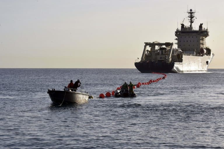 Securitatea cablurilor submarine. Comisia Europeană vrea înlocuirea treptată a furnizorilor cu risc ridicat