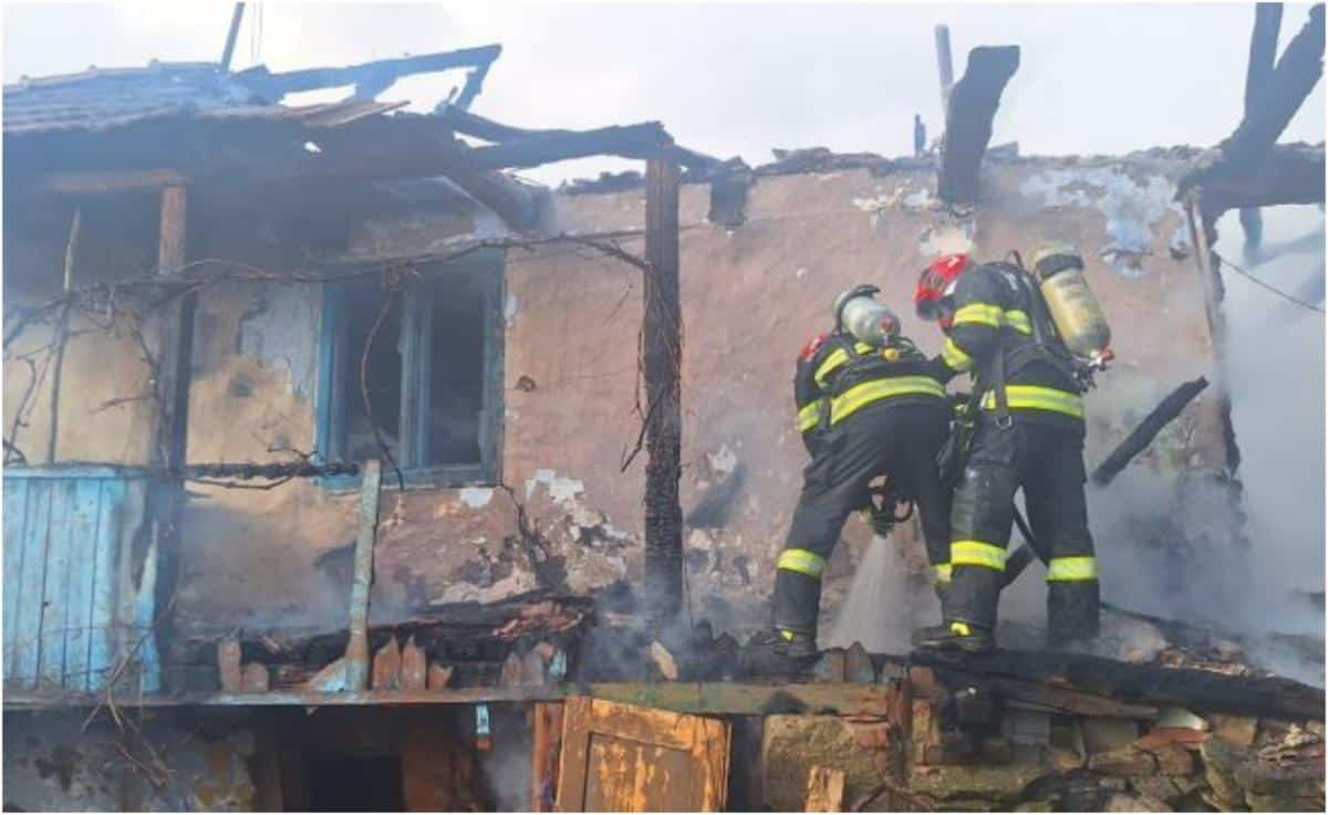 Tragedie în Bistrița-Năsăud. O bătrână a ars de vie, după ce casa i-a luat foc