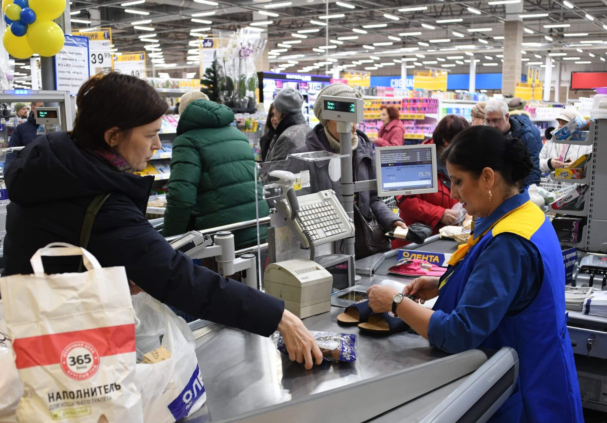 Ce salariu i s-a oferit unei studente care a aplicat la un supermarket: ”Nimeni nu ar trebui să lucreze în aceste condiții”