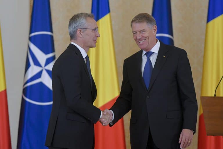 Jurnalistă Bloomberg: România a anunțat oficial NATO că îl propune pe Klaus Iohannis ca Secretar General al Alianței. Germania îl susține pe Mark Rutte. Update