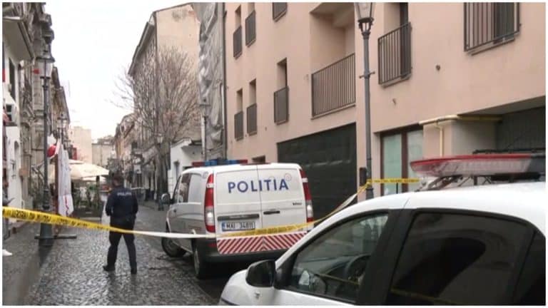 Indivizii care au atacat și desfigurat o tânără de 25 de ani, în Centrul Vechi, încă sunt liberi pe străzile Capitalei