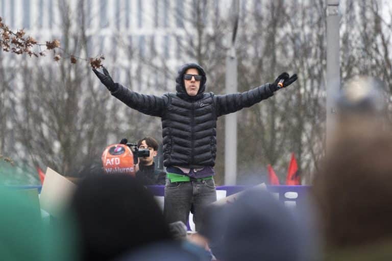 Șoșoacă, Simion și extremismul istoric din România. Verdictul politologului: „Nu a fost niciodată combătut”