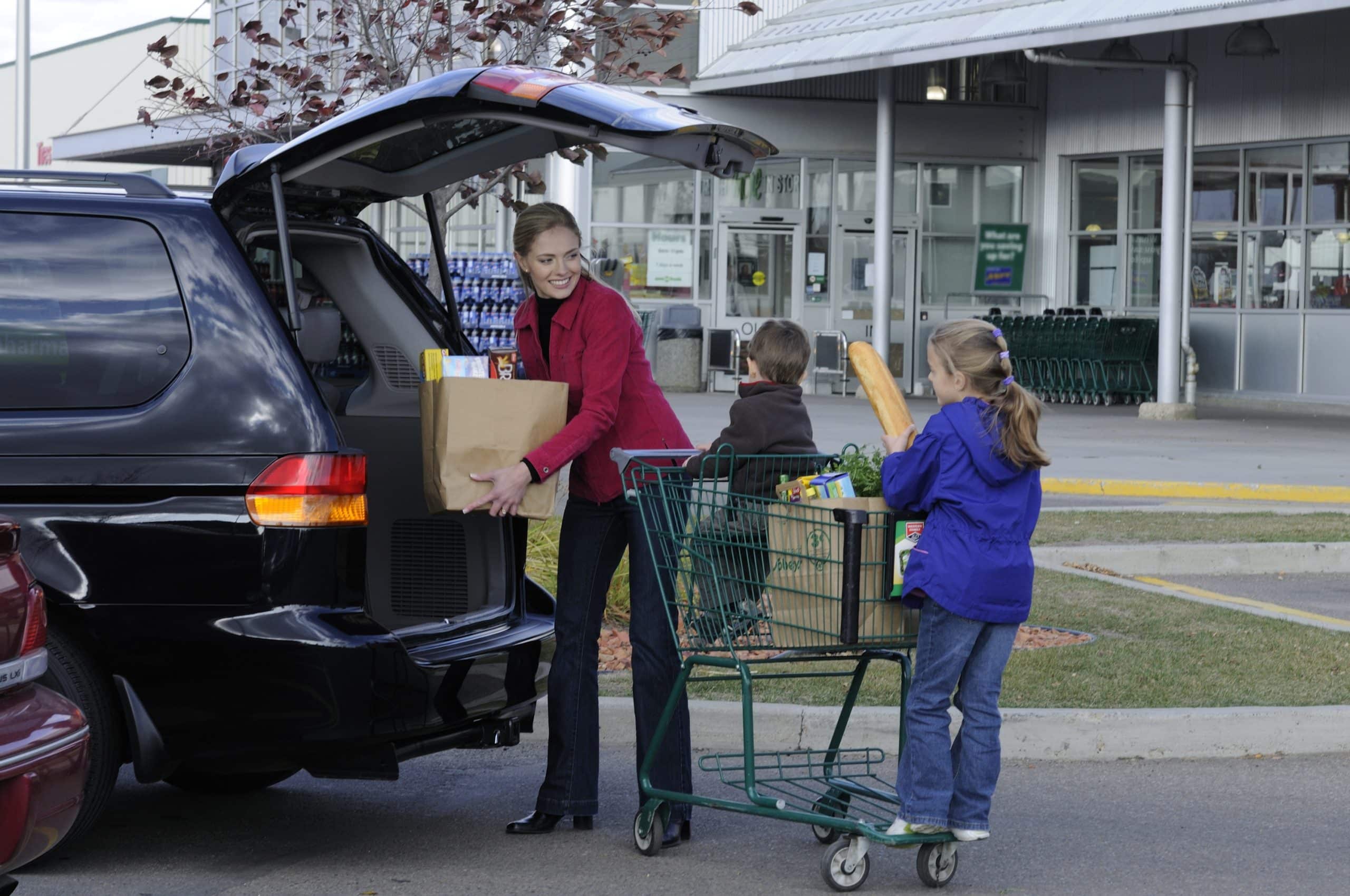 Trucul simplu care te ajută să economisești mii de euro pe an. Experiment inedit: ”Dacă folosesc cardul, tind să fiu neglijentă”