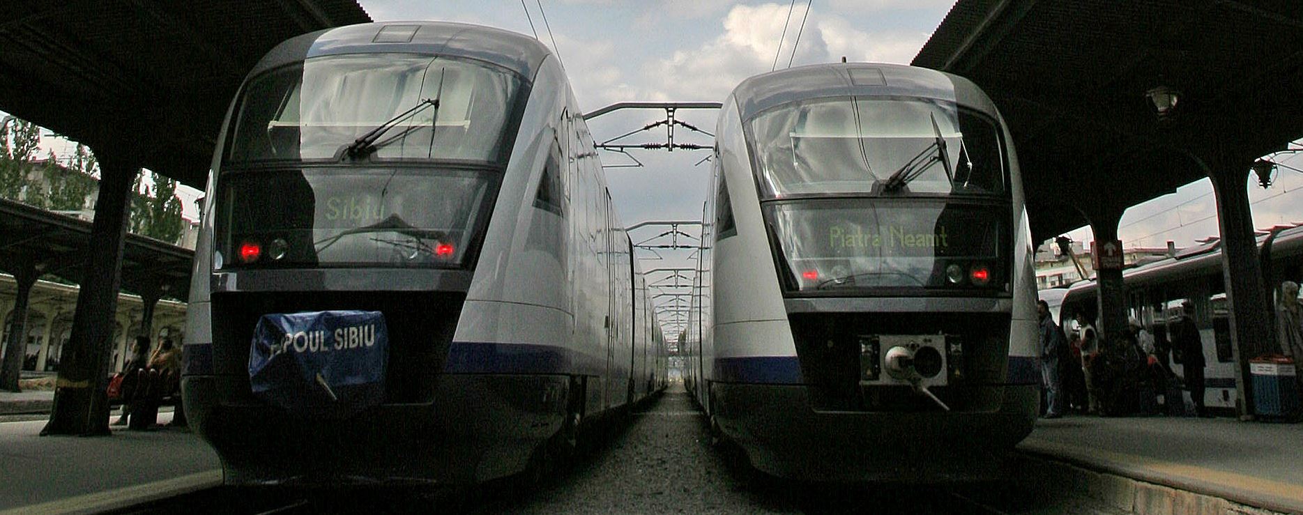 CFR Călători anunță că a introdus trenuri care vor circula cu 200 km/h. Val de ironii din partea călătorilor: ”Poți face jogging pe lângă tren”