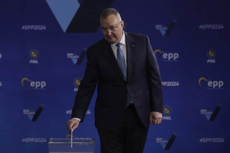 Ordonanța „traseismului” i-ar fi costat pe cei de la PNL sute de aleși locali. Greșeala electorală pe care erau să o comită liberalii