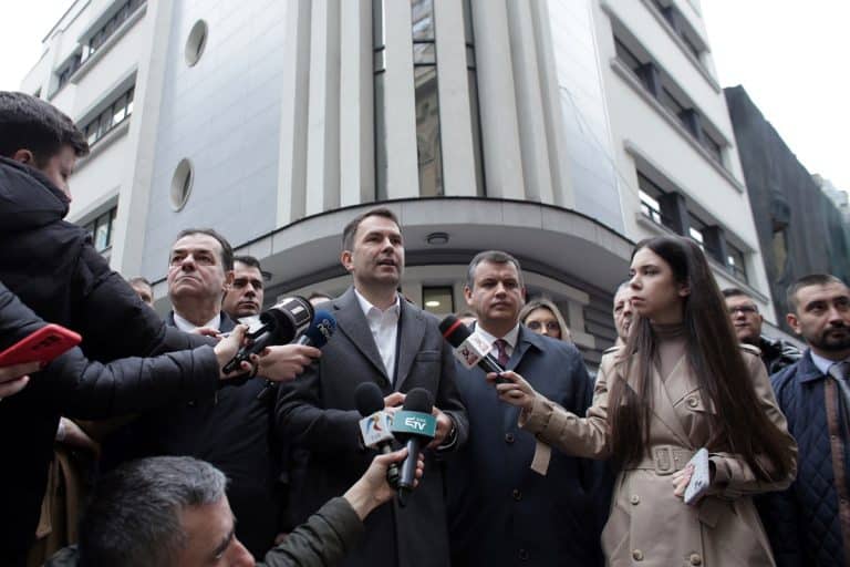 Dreapta Unită a depus la Avocatul Poporului sesizarea de atacare la CCR a ordonanței comasării alegerilor. „Este bezna minții”