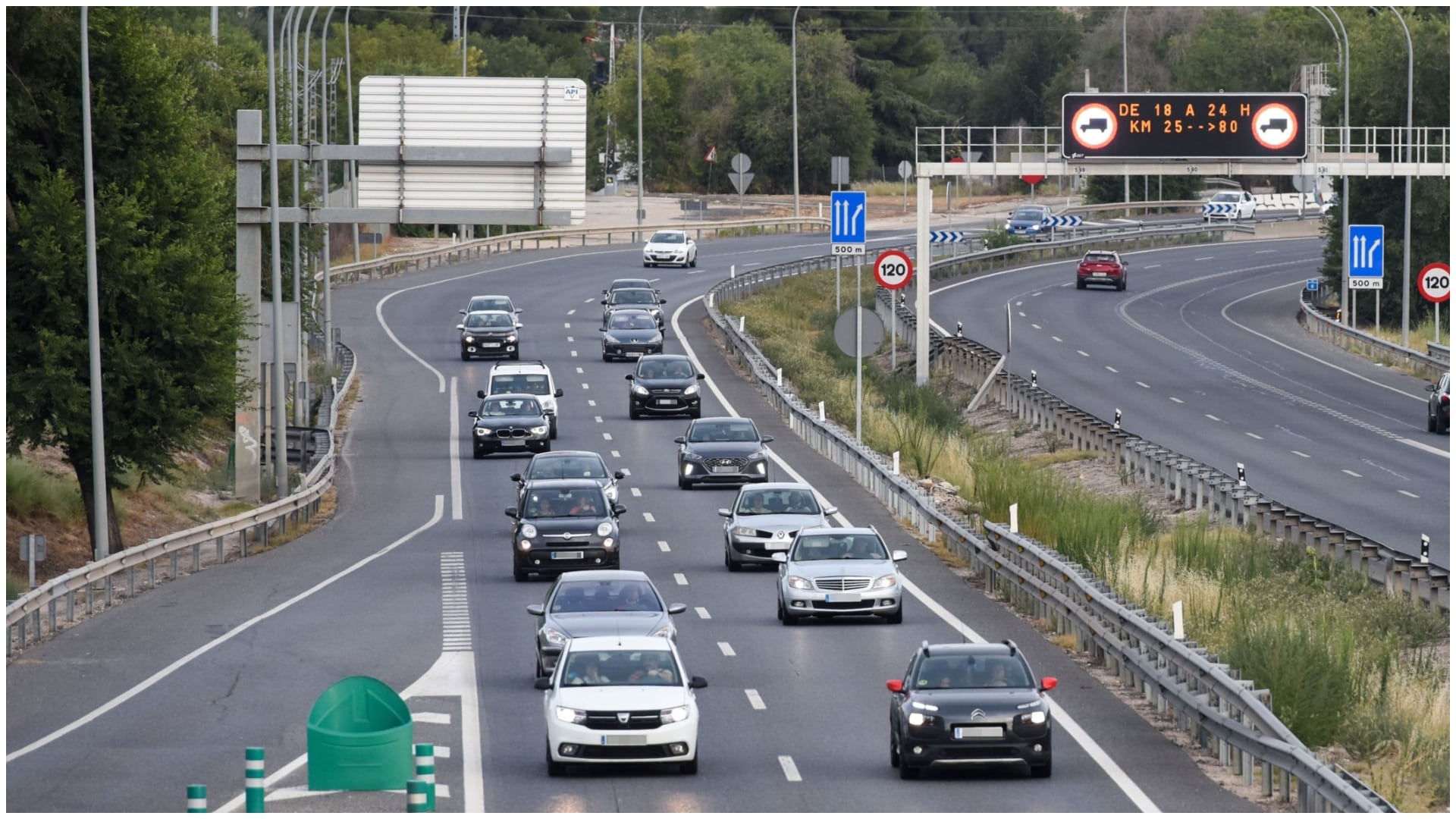 Ce mașini noi s-au vândut în România în primele luni din 2024. Care e vedeta de pe piață