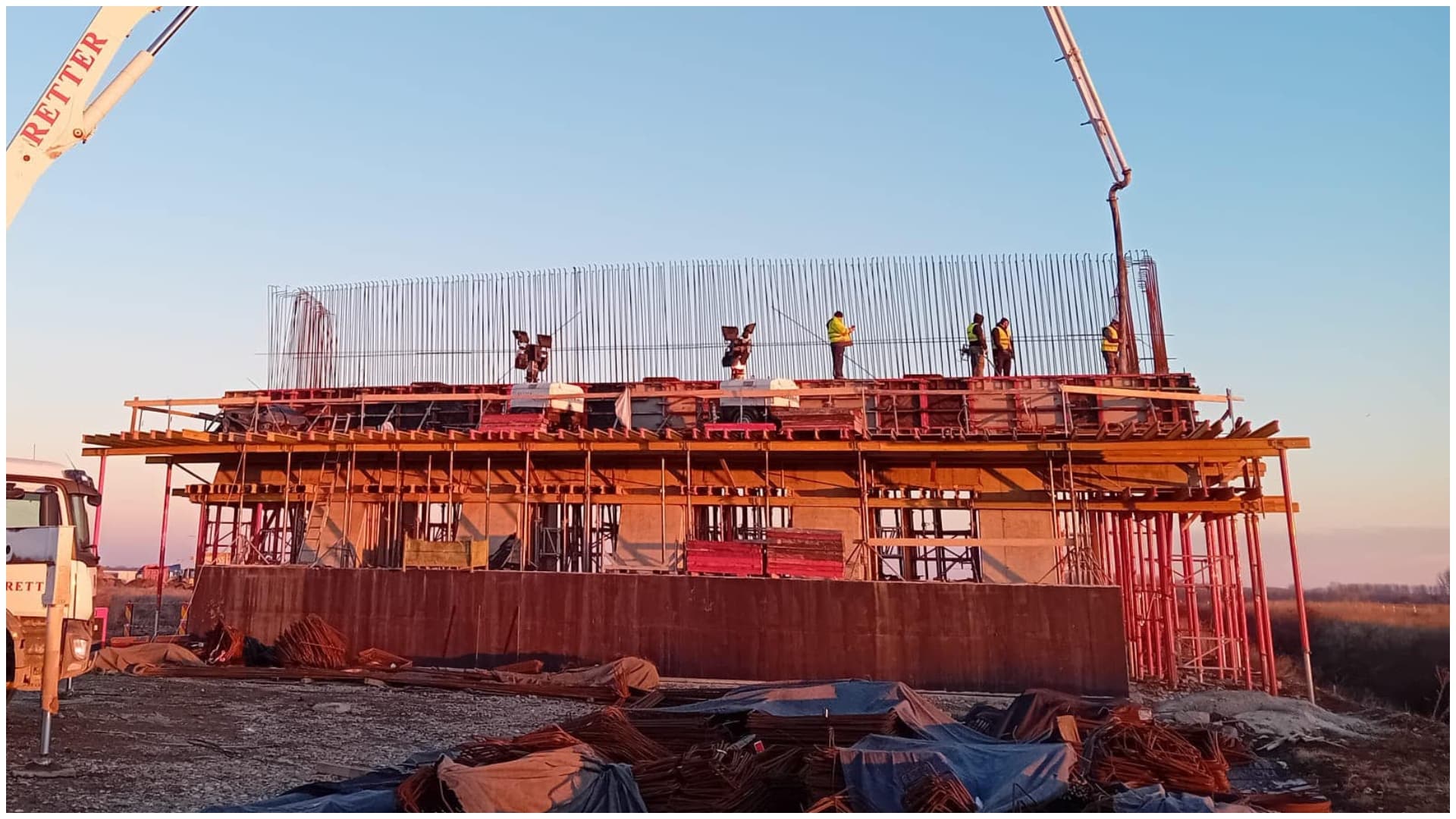 Tragedie pe șantierul autostrăzii A7: un bărbat a căzut în gol de la 10 metri