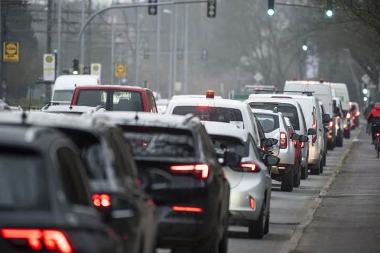 Codul rutier unic al UE aduce reguli importante privind amenzile. Şoferii, obligaţi să le plătească în ţara în care comit infracţiunea