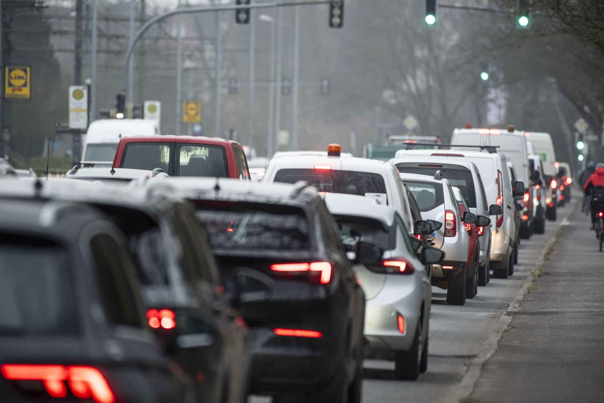 Codul rutier unic al UE aduce reguli importante privind amenzile. Şoferii, obligaţi să le plătească în ţara în care comit infracţiunea