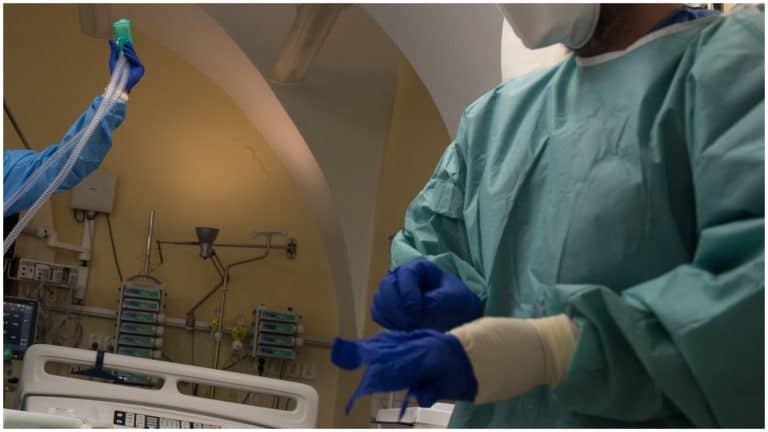 Chirurgul de la Floreasca acuzat că și-a atacat un coleg este soțul unei consiliere a lui Klaus Iohannis