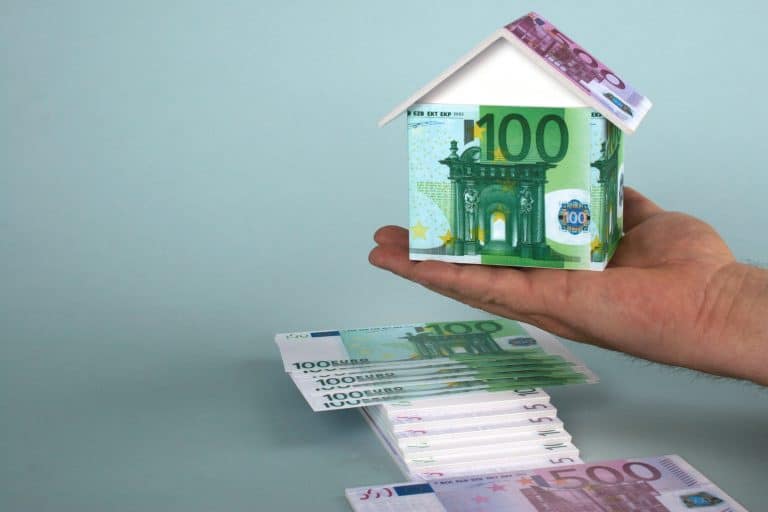 Bucureştiul are printre cele mai scăzute preţuri la apartamente din UE. Parizienii sau praghezii muncesc de două ori mai mult pentru o locuinţă