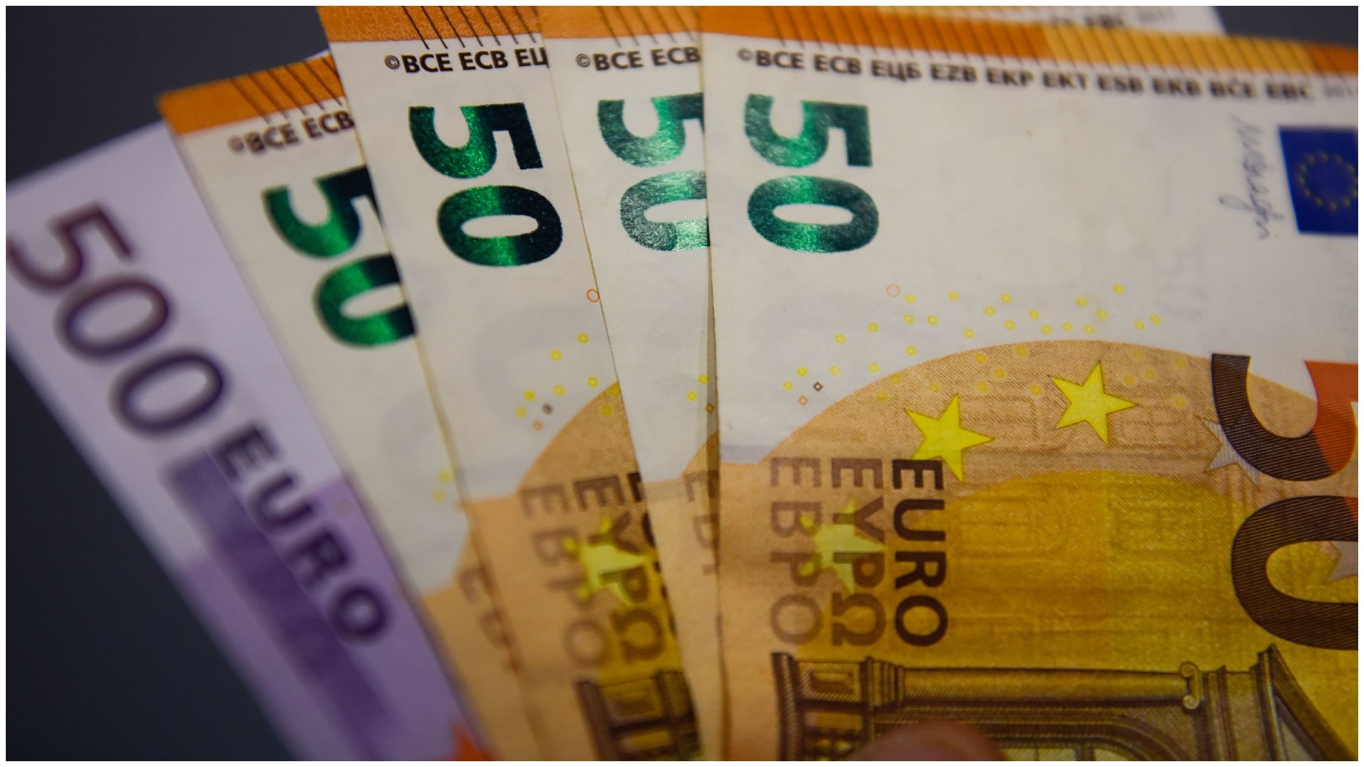 Curs valutar BNR, luni, 18 martie 2024. Moneda euro, singura valută importantă care s-a apreciat față de leu. Update