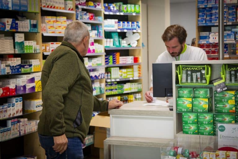 Românii care beneficiază de compensare 100% la medicamente. Anunțul CNAS