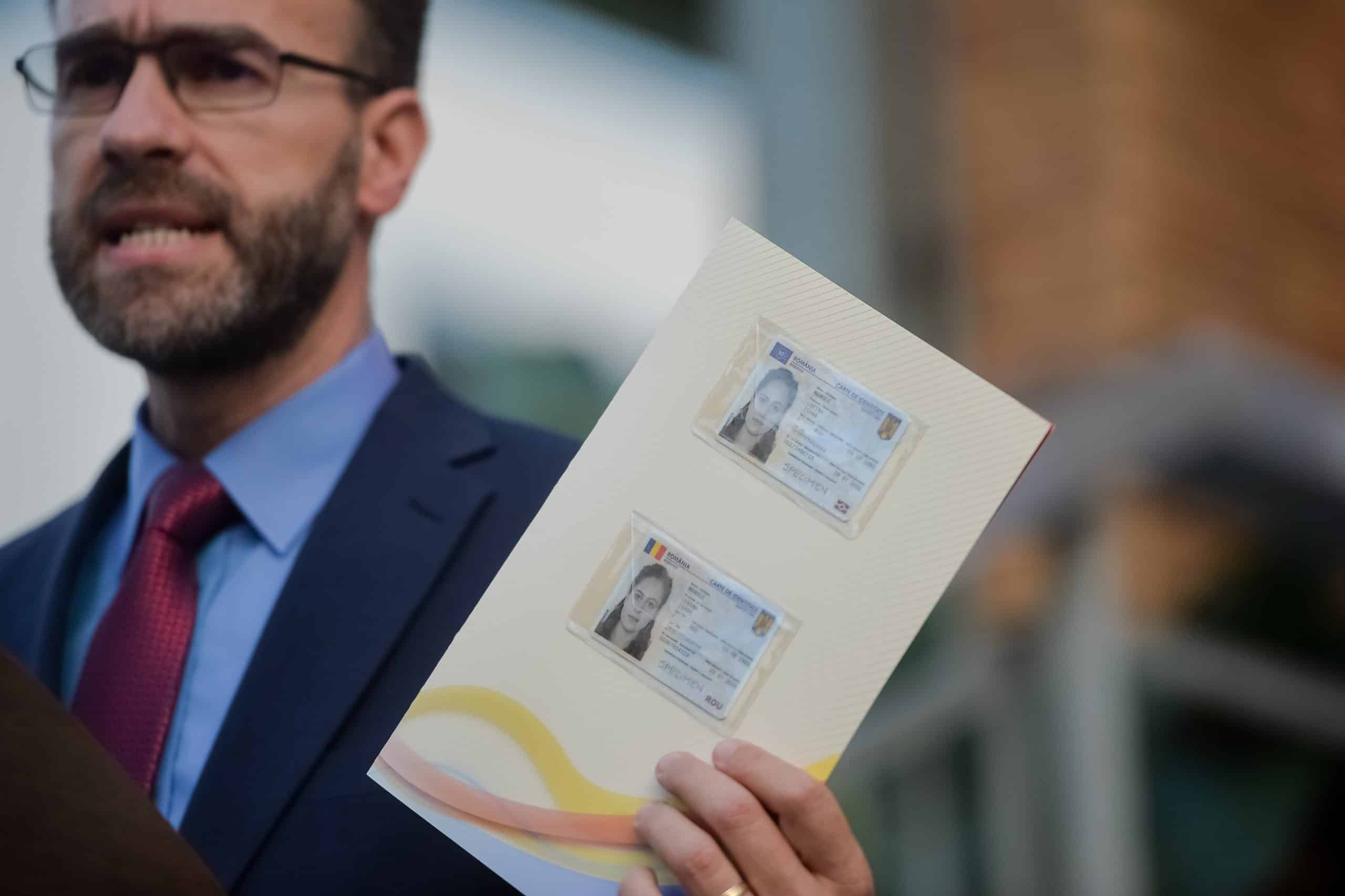 Buletinele se schimbă. Când vor avea românii cărți de identitate electronice: “Acum se emit la Cluj