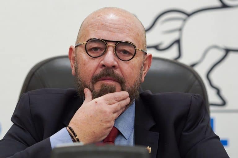 Piedone le dă replica contracandidaților la Primăria Capitalei. „Dai în mine, dai în fabrici și uzine”