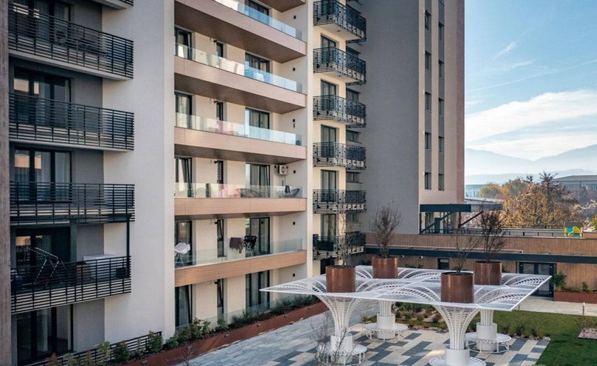 Au crezut că și-au cumpărat apartamentul mult visat în Brașov, dar s-au trezit că au de plătit chiar și cu 55.000 de euro mai mult. E cea mai mare țeapă imobiliară pentru acești români