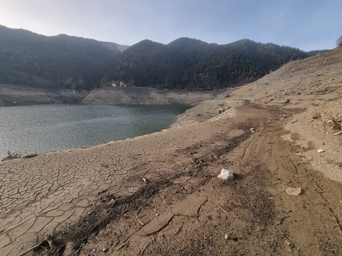 Barajul din România pe care trebuie să ajungi măcar o dată în viață. Este o capodoperă construită în cel mai sălbatic loc din Carpați