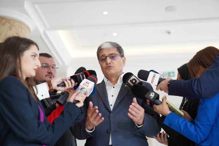 De ce mâncăm mai scump ca în Vest. Răspuns halucinant al politicianului care a plătit 500 de lei pe alimente de bază în piață