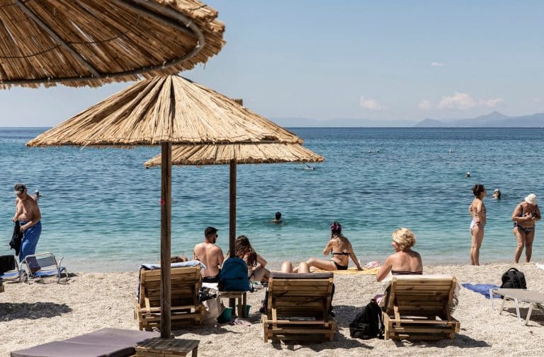 Reguli noi pe plajele din Grecia. Ce trebuie să știe turiștii români care ajung în acest stat