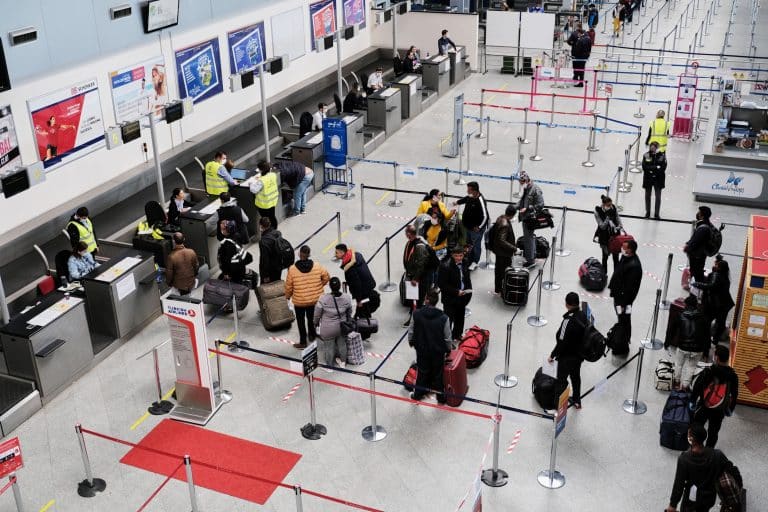 Parlamentul European a adoptat noi reguli privind migranții. Ce se va întâmpla de acum înainte