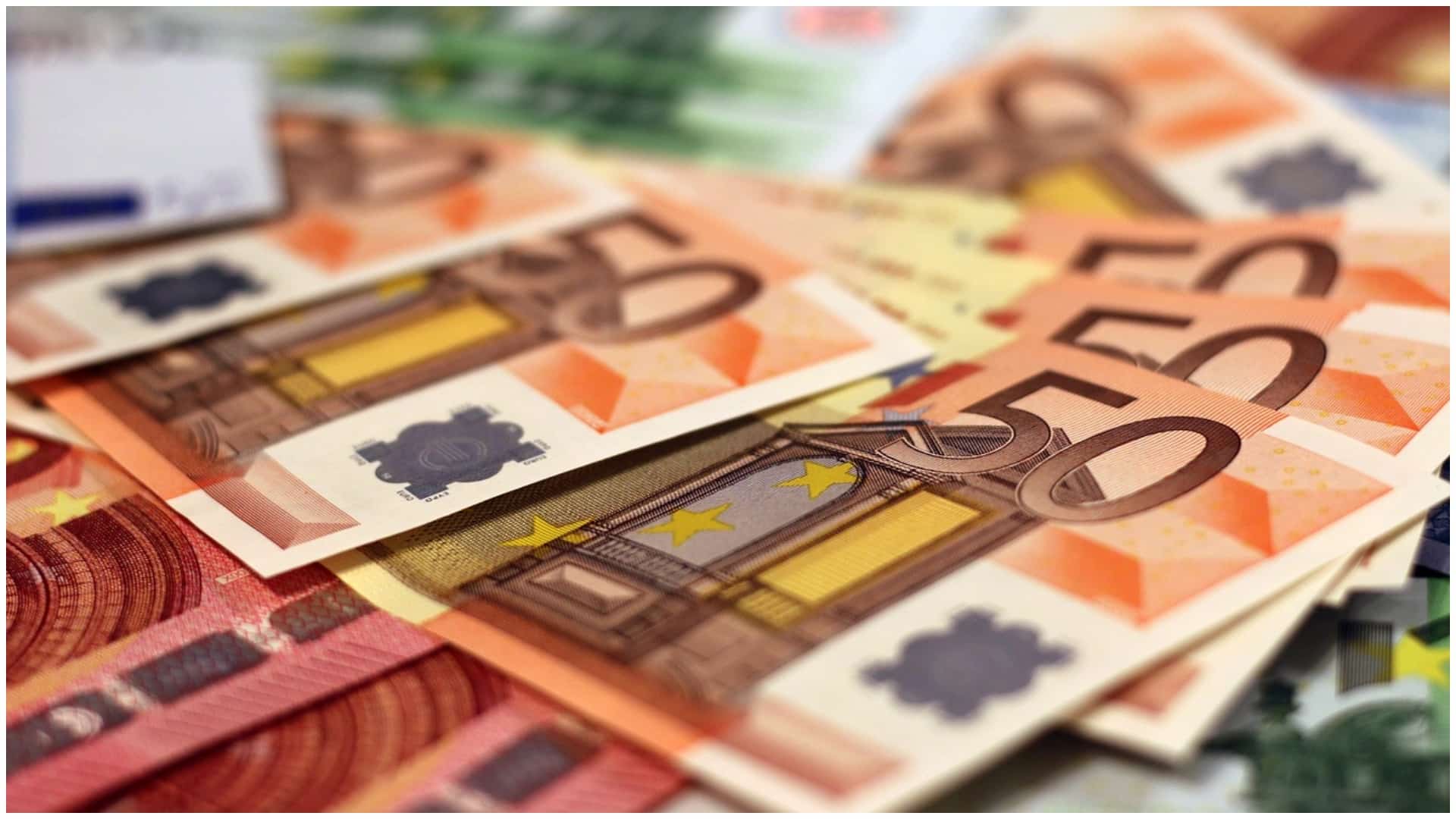 Ei sunt românii care vor primi 400.000 de euro de la stat. Când va fi lansată noua măsură de sprijin financiar