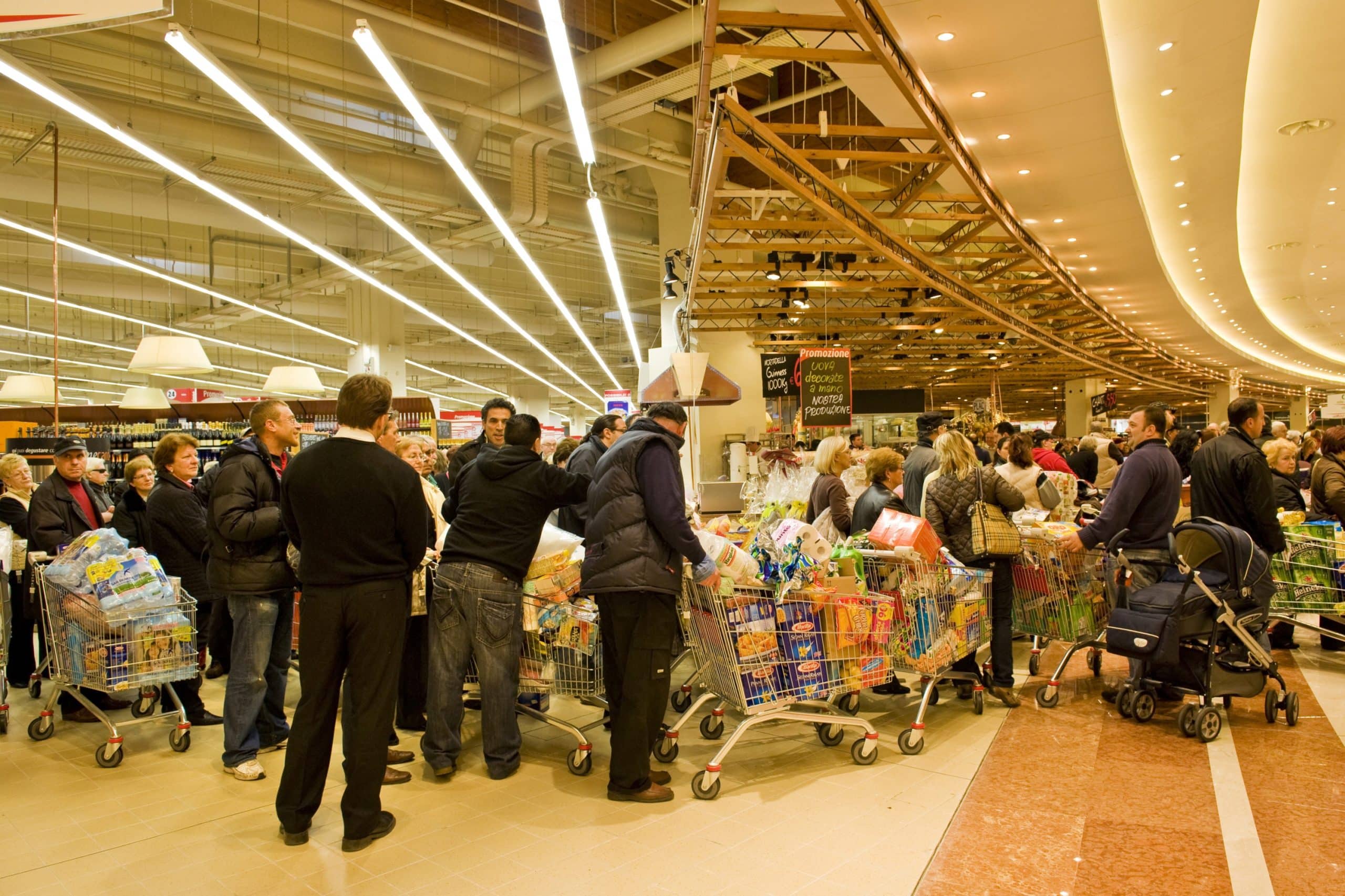 Magazinul care vinde produse cu 1 euro. De ce sunt atât de ieftine produsele