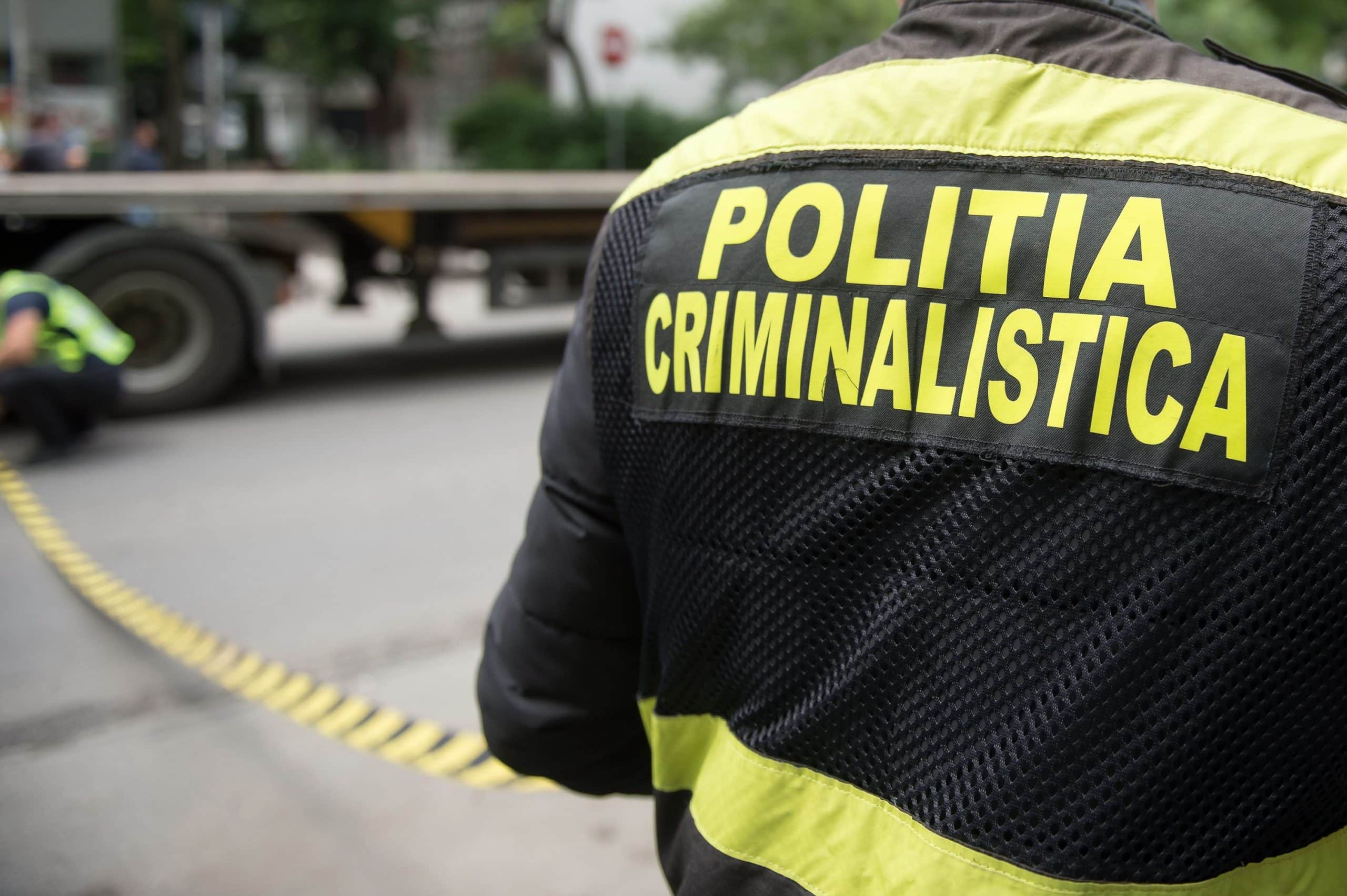 Descoperire șocantă făcută într-o benzinărie. Un polițist de penitenciar a fost găsit mort