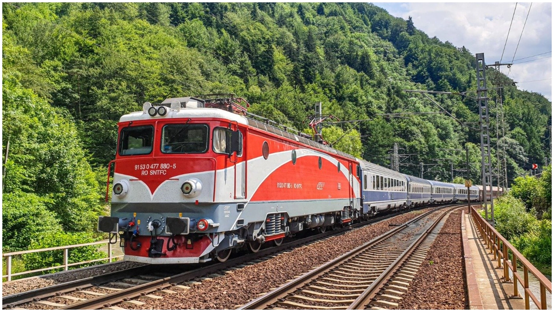 Tren CFR, ajuns la destinație cu o întârziere enormă. Ce s-a întâmplat pe traseu